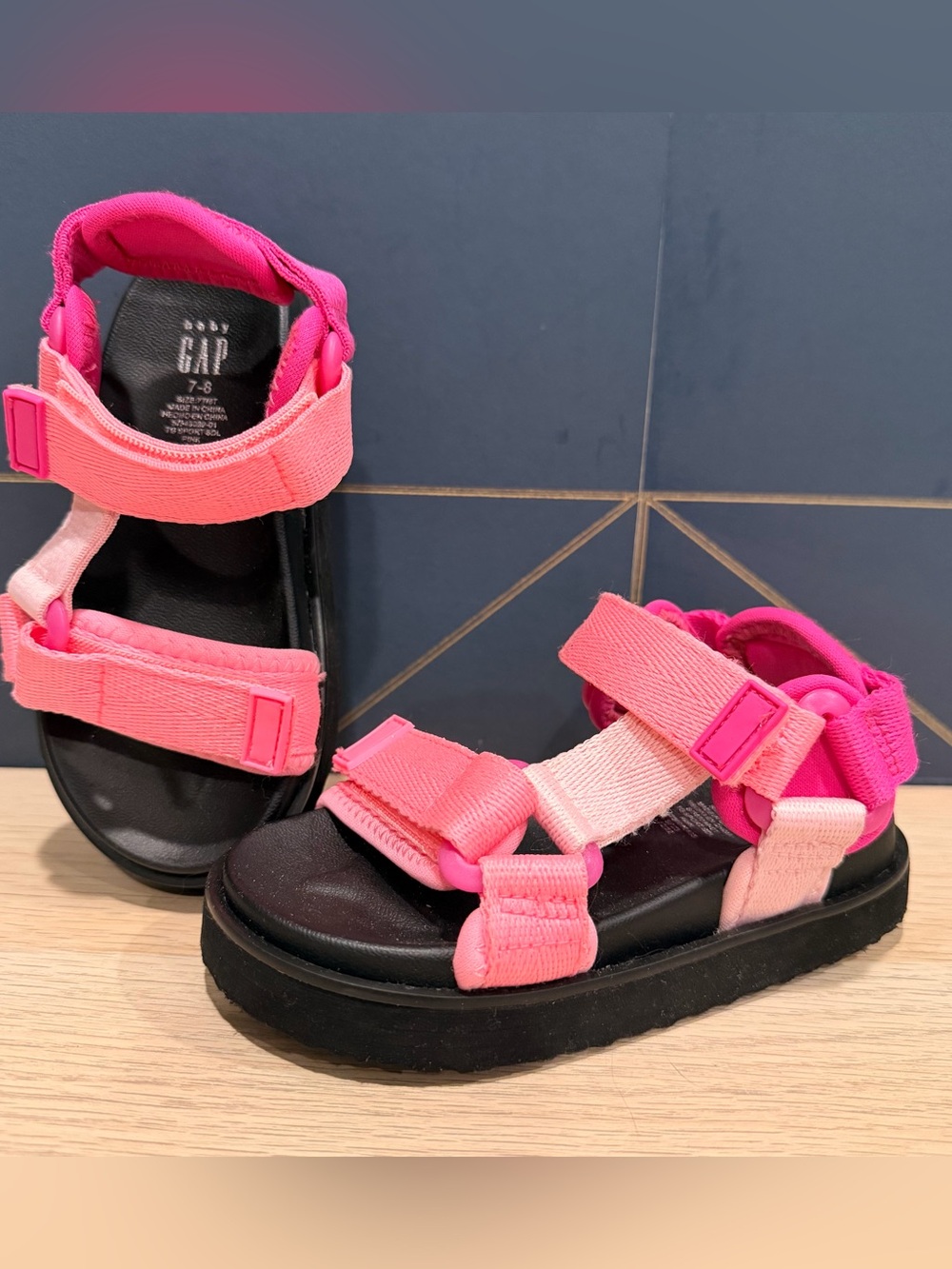 GAP Kids Pink Multi-Strap Sport Sandals Size 7-8